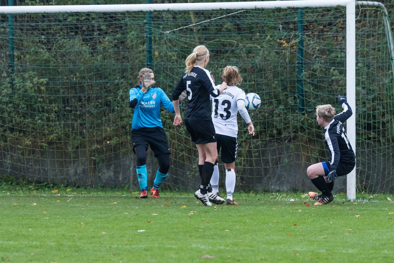 Bild 125 - Frauen SV Henstedt Ulzburg II - TSV Russee : Ergebnis: 5:0